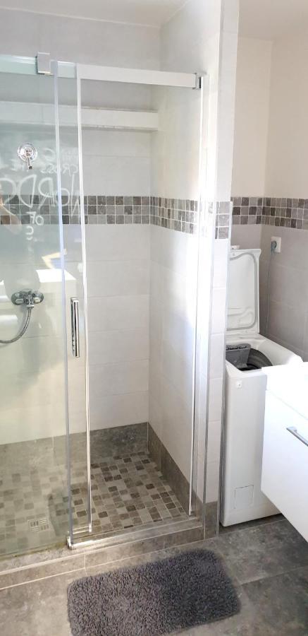 2 Bedrooms House With Enclosed Garden And Wifi At Slezska Ostrava Luaran gambar